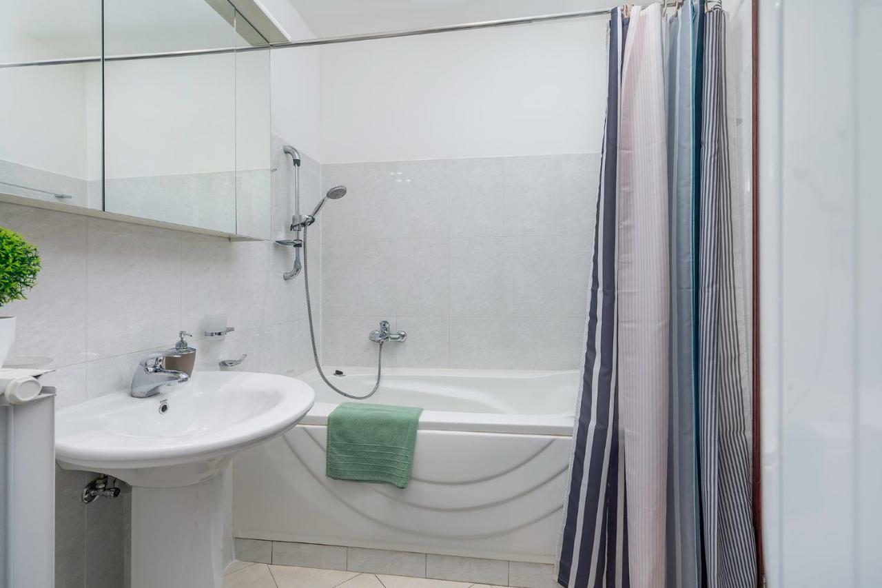 Deluxe Apartment Marina With A Private Parking Rijeka Exterior foto