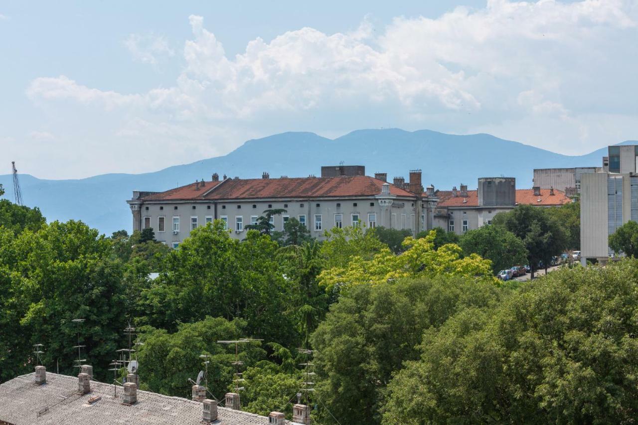 Deluxe Apartment Marina With A Private Parking Rijeka Exterior foto